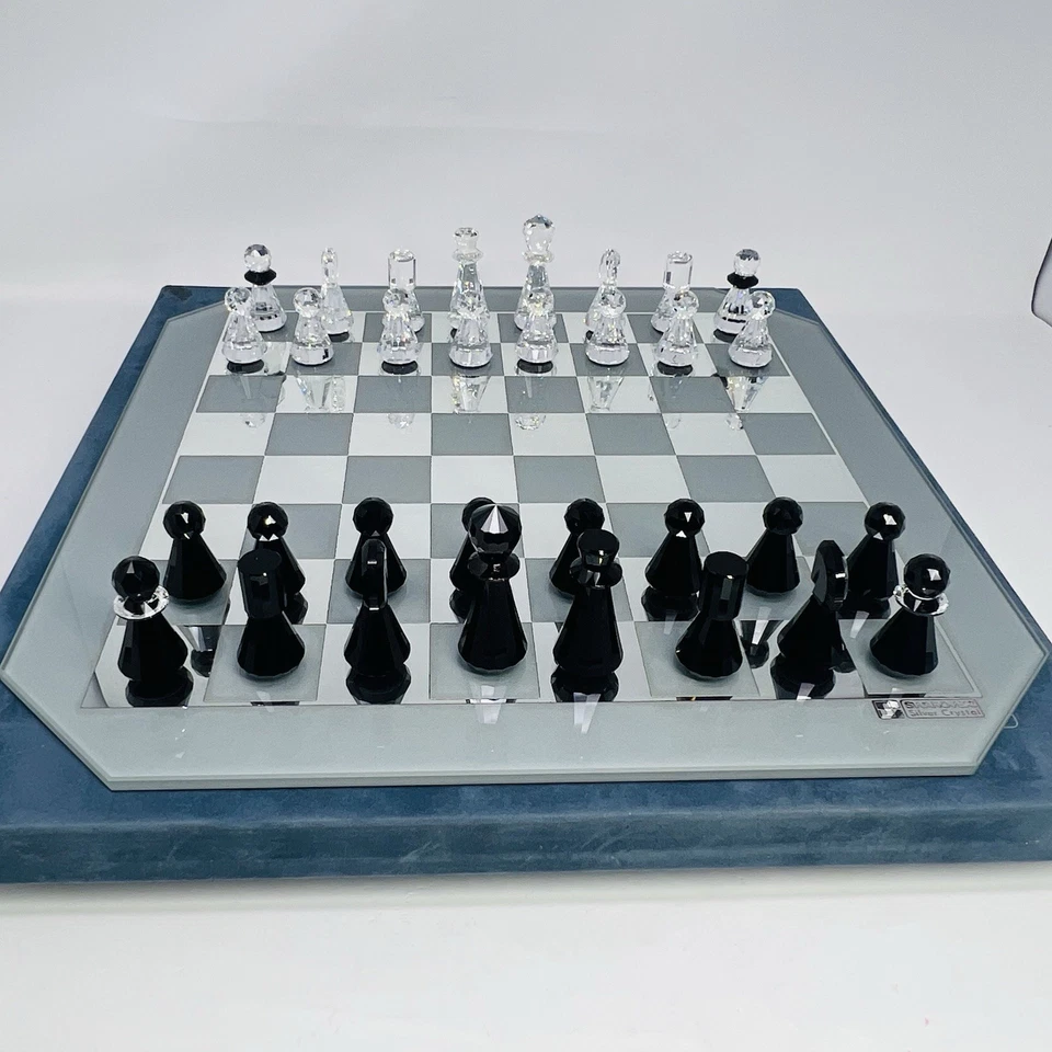 Juego completo de tablero de ajedrez de cristal Swarovski con figuras y tablero 155753 Foto 3 de 4
