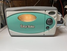 2003 Hasbro Easy Bake Oven Model 35230 w/ 19 Accessories 3 Brownie Mixes