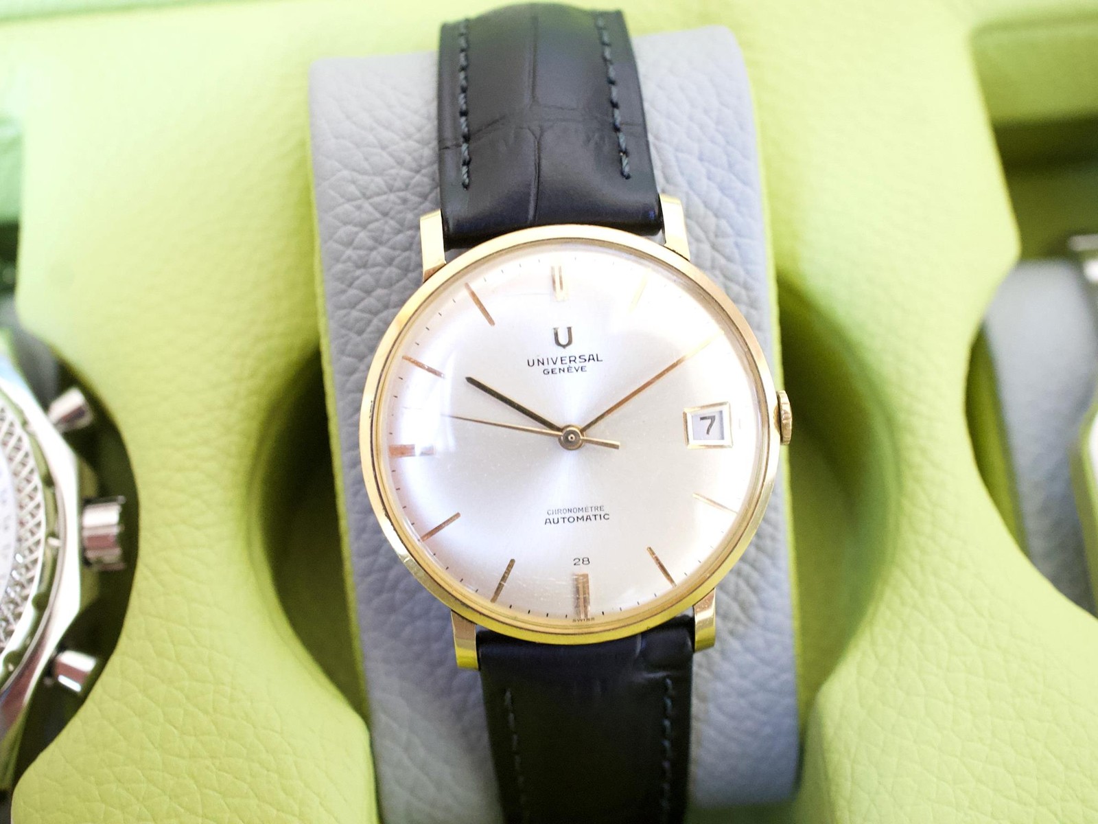 Universal Genève Chronometer Automatic 18K Gold M… - image 12