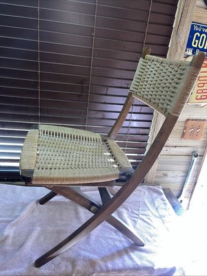 VINTAGE MCM Hans Wegner Style Folding Woven Rope Chair