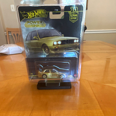 Hot Wheels Car Culture Power Trip 1992 BMW M3 Gold 1:64 Diecast