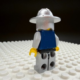 LEGO Fantasy Era Crown Knight Minifigure &ndash; Scale Mail Armor Castle Blue