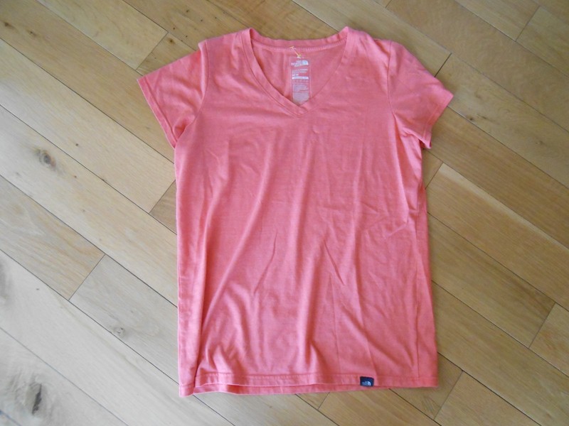 The North Face Women's Orange V-Neck Short Sleeve Standard fit T-Shirt Size M