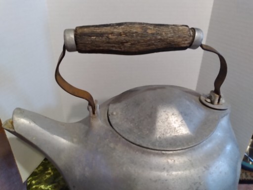 GRISWOLD 4 Qt. Colonial Design Cast Aluminum Tea Pot Kettle GRISWOLD 4 Qt. Colonial Design Cast Aluminum Tea Pot Kettle