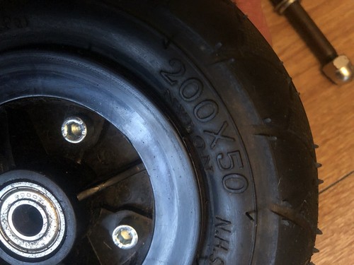 Razor E100 Back Wheel with Stand, Chain + Tensioner. - Picture 8 of 8