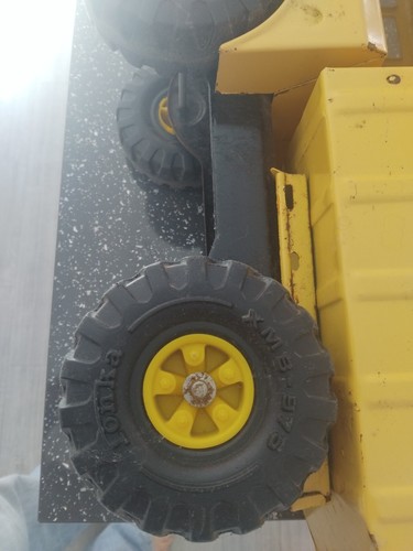 TONKA MIGHTY DUMP TRUCK NO.39008 - Picture 12 of 15