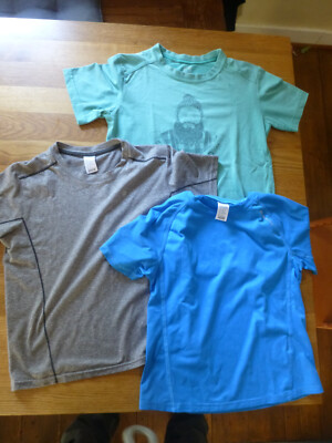 3 Shirts: 2 Funktions-Shirts  + 1 T-Shirt - Decatlon / Quechua  Größe 143/152