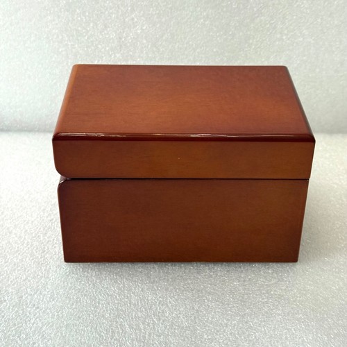 Scatola portagioie in legno lucido elegante crema fodera velluto 5”x3,5x3,25” Made China - Foto 4 di 12