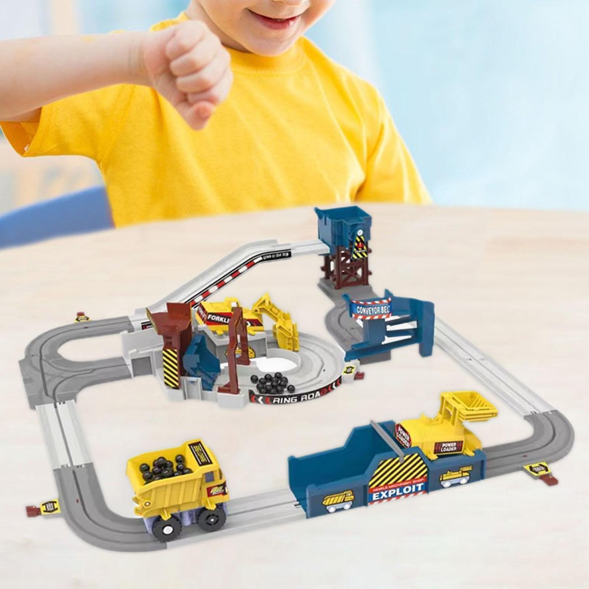 Construction Race Track Set With Battery-Powered Trucks - Flexible Track Toys For Kids 3-8 Years Old-553789