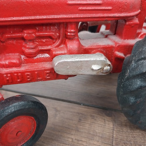 Vintage Hubley Cast Iron Farm Tractor Wide Front Red - Picture 10 of 14