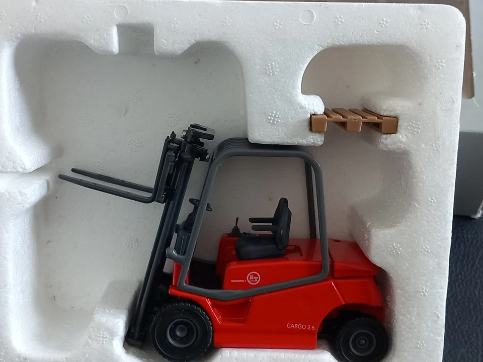 RARISSIMO MODELLINO BT  1:24 CARGO Range 2.5 + 1 PEDANA NUOVO MAI USATO  - Immagine 4 di 4