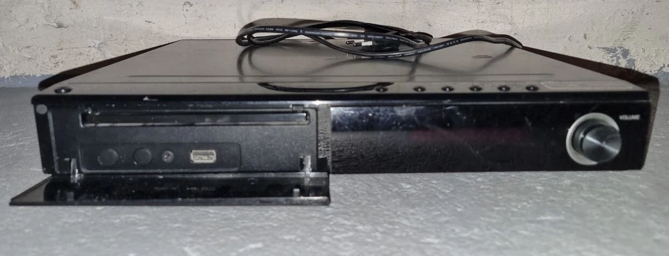 LG HT806TH DVD 5.1 Ch Home Theater System HDMI Scart Dolby Pro Logic II, Digital