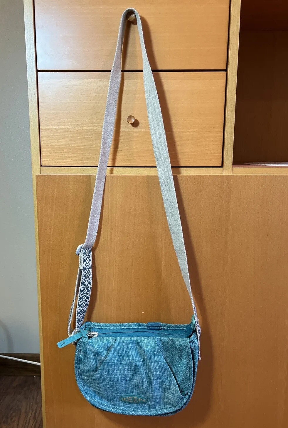 Keen Women’s Small Bag Teal Green Hybrid Transport Crossbody Athletic