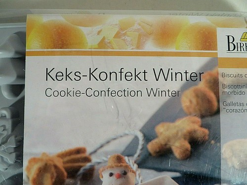 Holiday 3-D Silicone 2 Molds 30 Cookies/Biscuit Snowmen Tree Snowflakes NIB - Picture 2 of 7