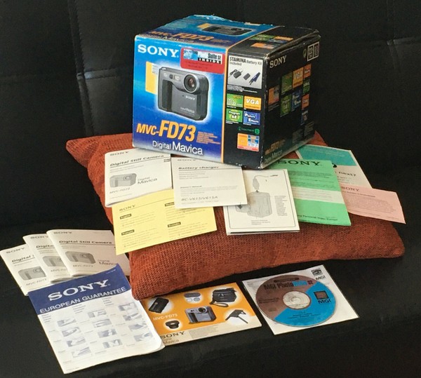 " ONLY BOX-DOCUMENTS-SOFTWARE " - SONY MAVICA MVC-FD73  BOX IN GOOD CONDITION
