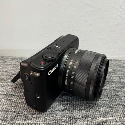 Canon EOS M10 Mirrorless Digital Camera with EF-M 15-45mm Lens