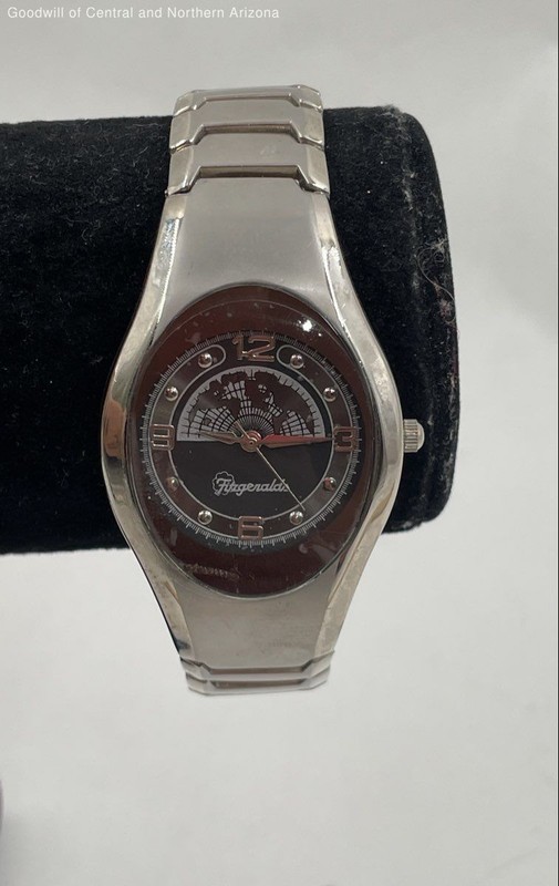 Vintage Fitzgeralds Casino Silver Tone Memorabilia Watch