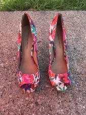 Christian Siriano For Payless Satin Peep Toe Heels 4 in Pumps Size 10 Floral