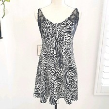 Victoria  s Secret Lace Trim Mini Slip Dress Chemise Size Medium Zebra Print