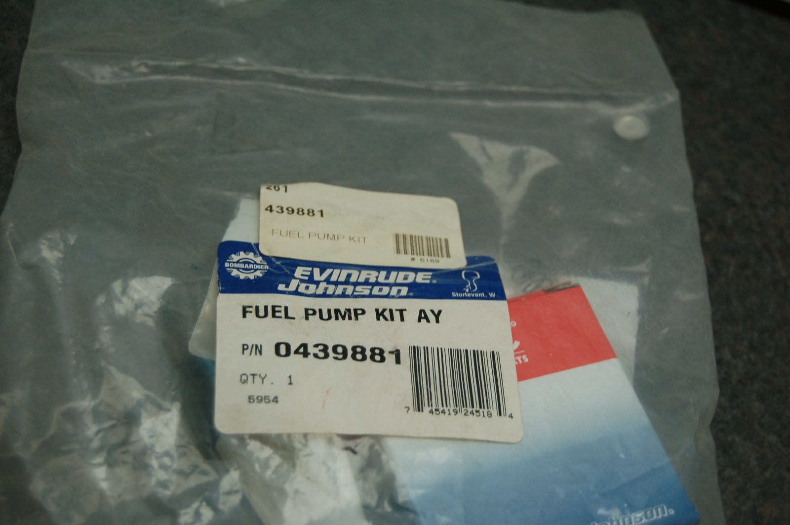 NEW GENUINE EVINRUDE JOHNSON 439881 FUEL PUMP KIT FACTORY OEM MARINE PARTS