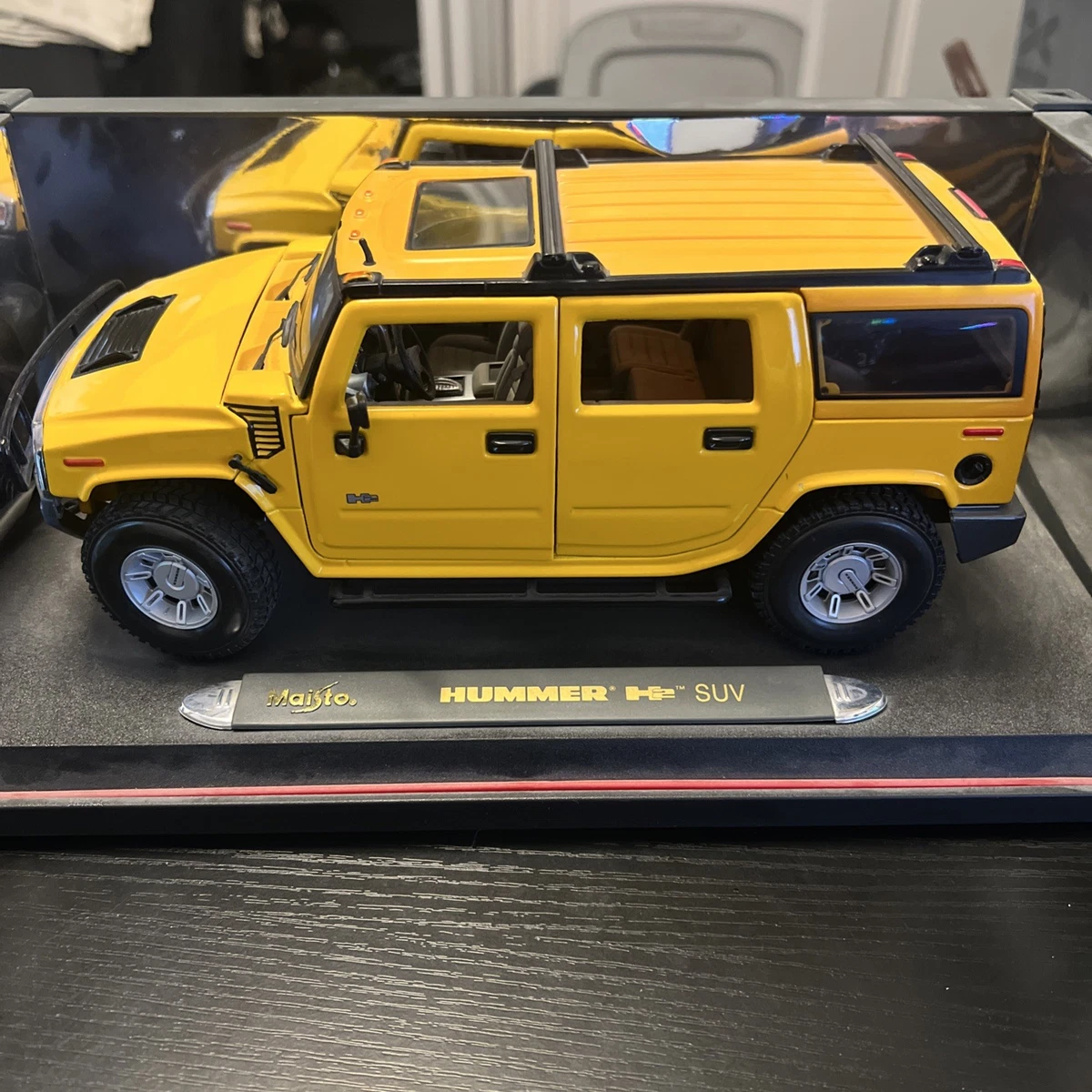 Yellow Hummer H2 SUV 1:18 Scale Diecast Model Car by Maisto