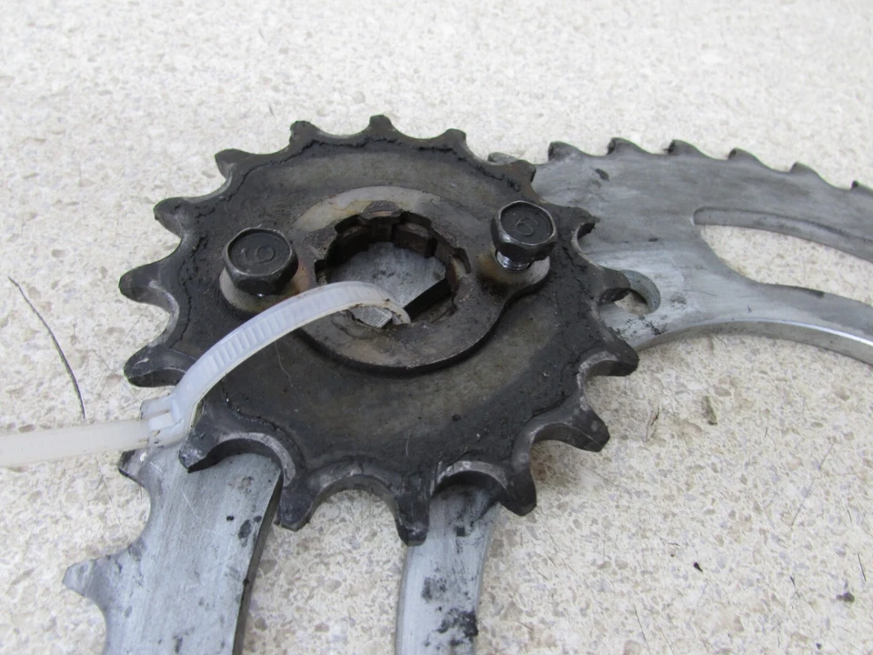 08-22 YAMAHA XV250 V-STAR 95-07 VIRAGO 250 FRONT & REAR SPROCKETS 16/45T - Image 2 of 3