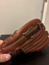 vintage wilson baseball glove A2190