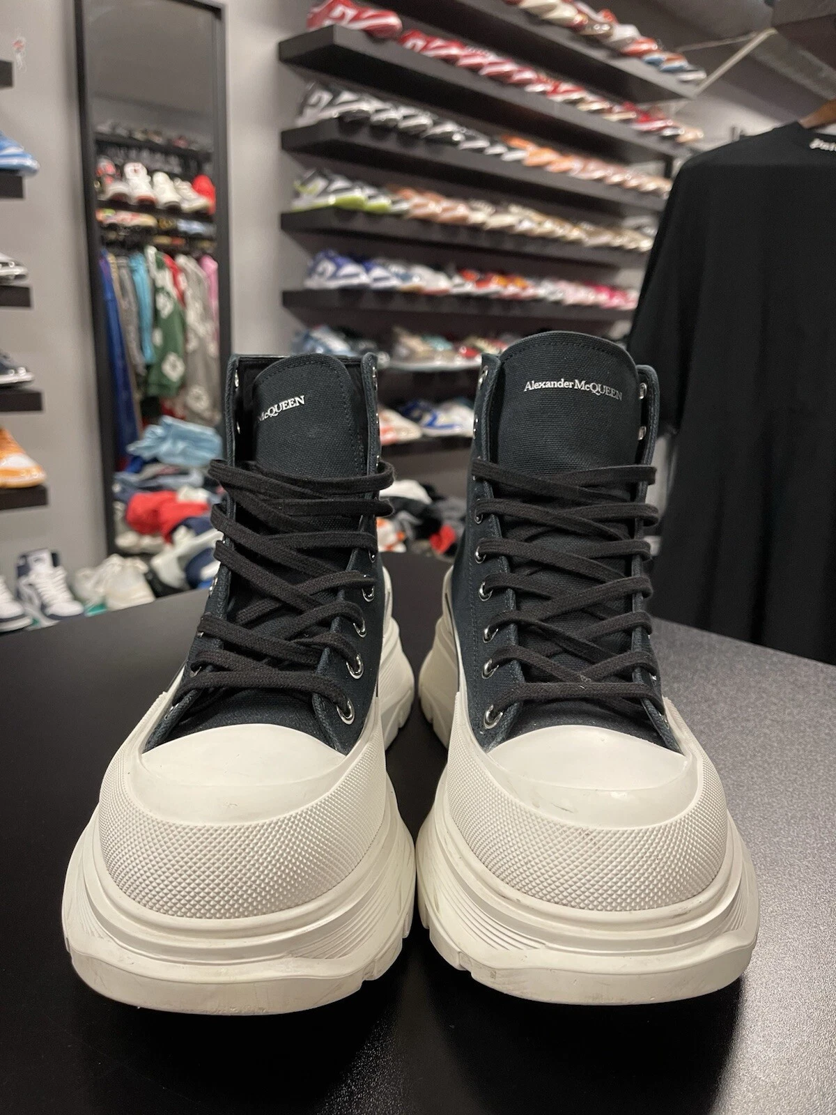 Taglia 10.5US 43.5EU Stivaletto Alexander McQueen battistrada liscio nero con ricevuta