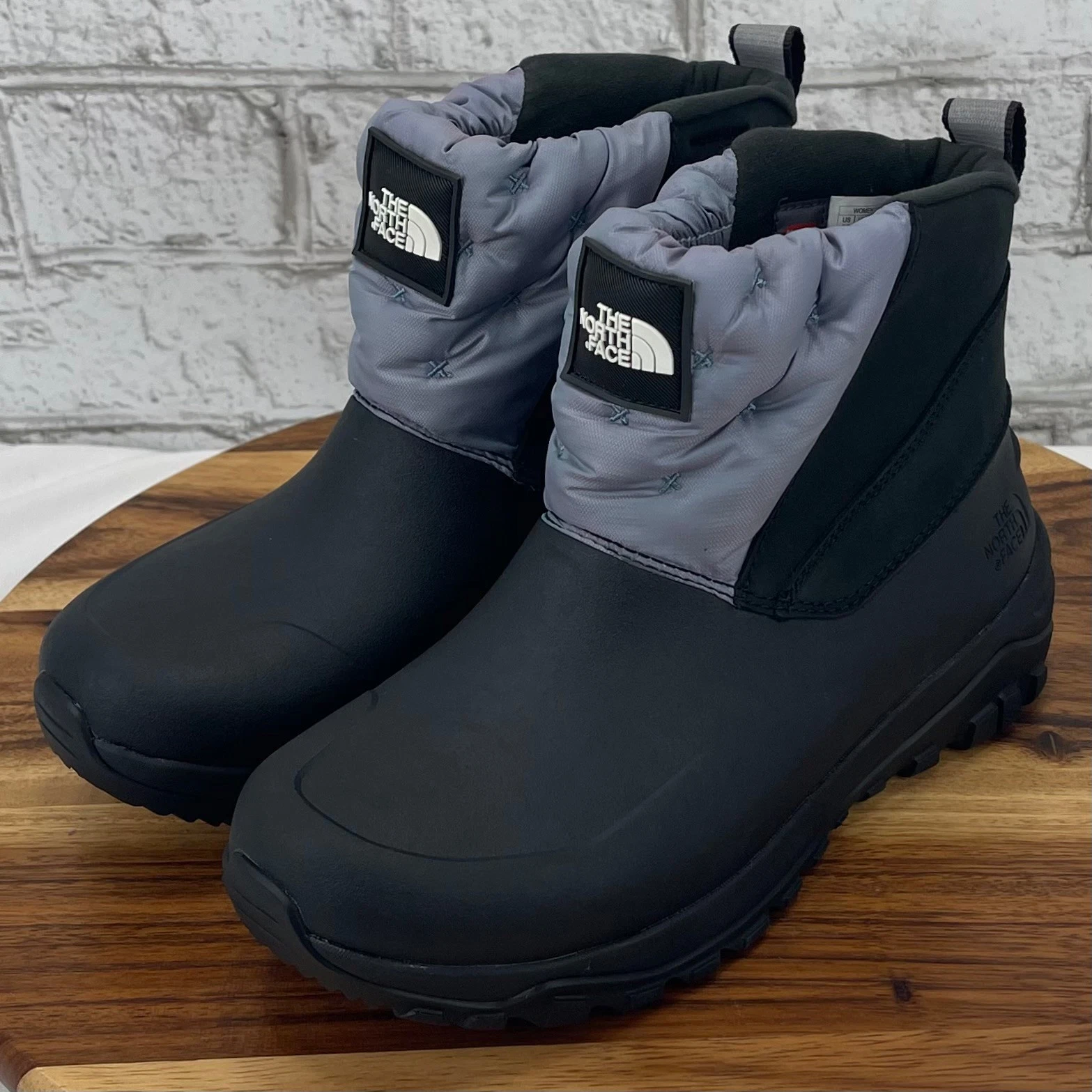 The North Face Yukonia Shiny Iridescent Womens Sz. 6.5 Insulated Snow Boots