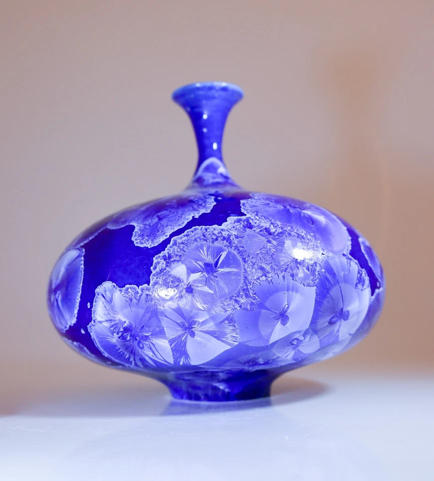 Jarrón de cerámica azul Isak Isaksson esmalte cristalino artista contemporáneo Foto 2 de 4