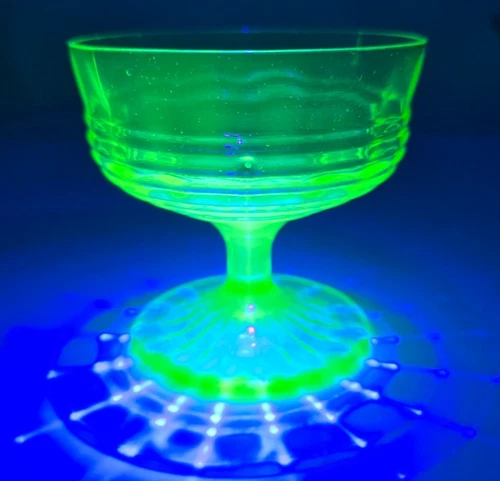 1 Anchor Hocking Circle Green Uranium Sherbert Vaseline Low