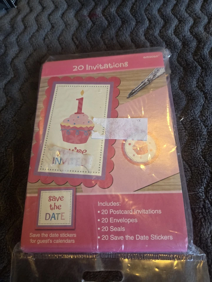 Sweet Little Cupcake Girl Pink Lil' 1st Birthday Party Invitations w/Envelopes - Image 2 of 4