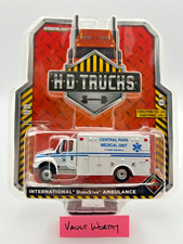 GreenLight HD Trucks Series 4 International Durastar Ambulance 1:64 NEW SEALED