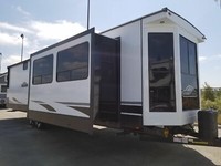 2021 CROSSROADS HAMPTON 372FDB PARK MODEL NEW STK# 70557