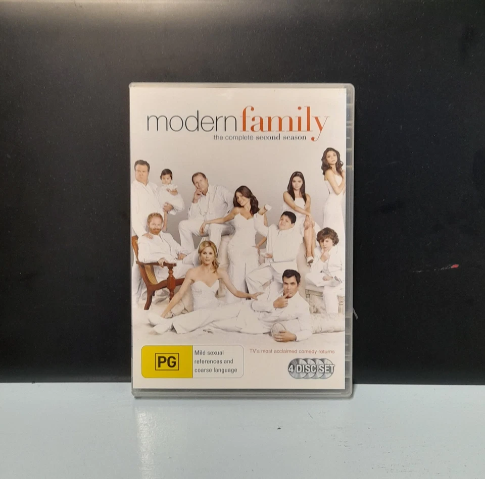 Modern Family TV Series On DVD Seasons 1-7 PAL Region 4 Good Condition  - image 3 of 4