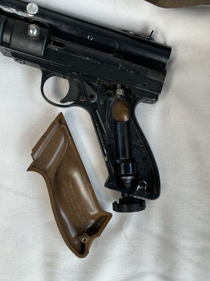 Vintage Power line 1200 Paintball Gun With Case And Amo Loading