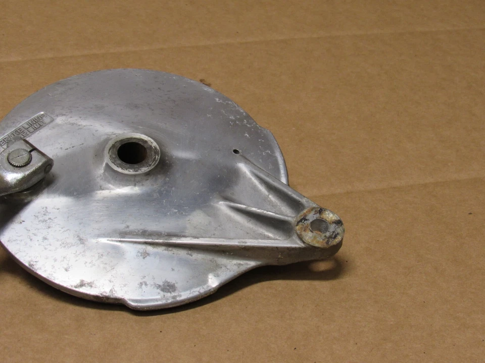 Panel de cubo de tambor de freno trasero Suzuki GS450L 1982 64210-44060 Foto 4 de 4