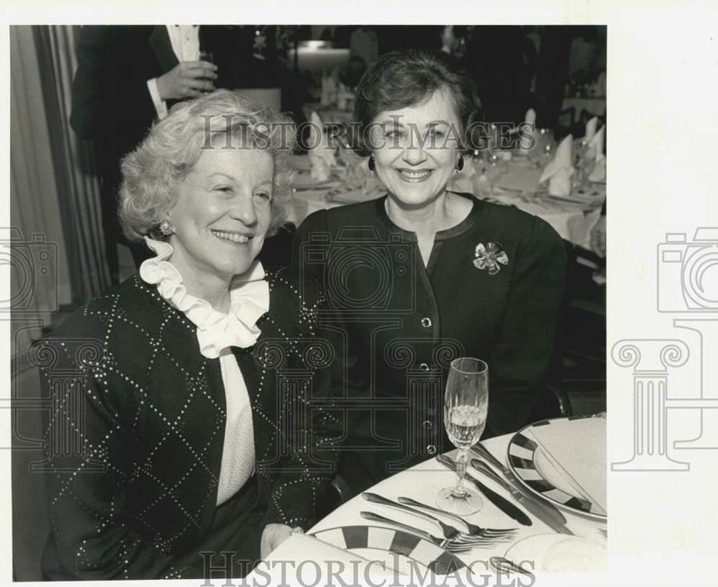 1989 Press Photo Alliance Francaise - Martha Ewing and Vivianne Newlin