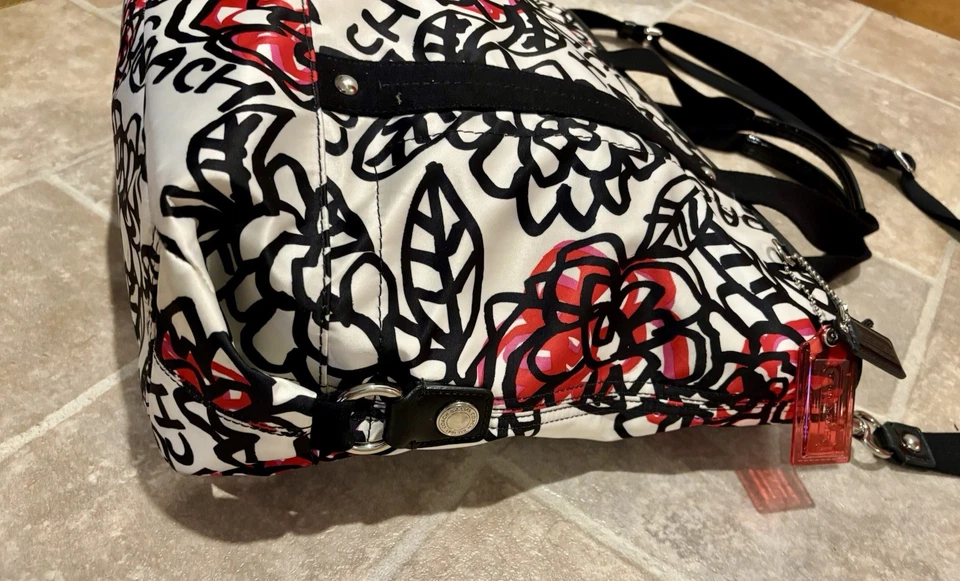 Coach Handbag - Poppy Daisy Floral Graffiti Kyra No C1194-F16914 Patent Leather - Image 4 of 4