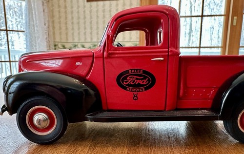1/24 Franklin Mint 1940 Ford Pickup Truck Red Ford Sales Service NEW in Box - Picture 9 of 10