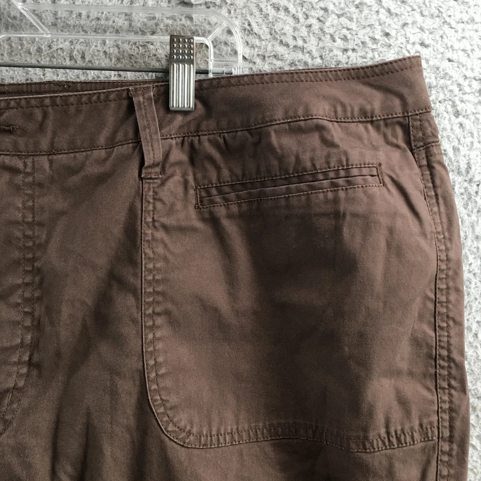 Pantalón corto Venezia Utility para mujer 26 marrón mezcla de algodón tiro alto frente plano cremallera mosca Foto 4 de 4