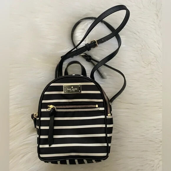 lululemon black new crew backpack Athletica (Black): Clothing, Shoes & Jewelry Field Day™ 22L Backpack pfid:136-2E01 Adjustable Padded Straps Are Color:miku ita backpack