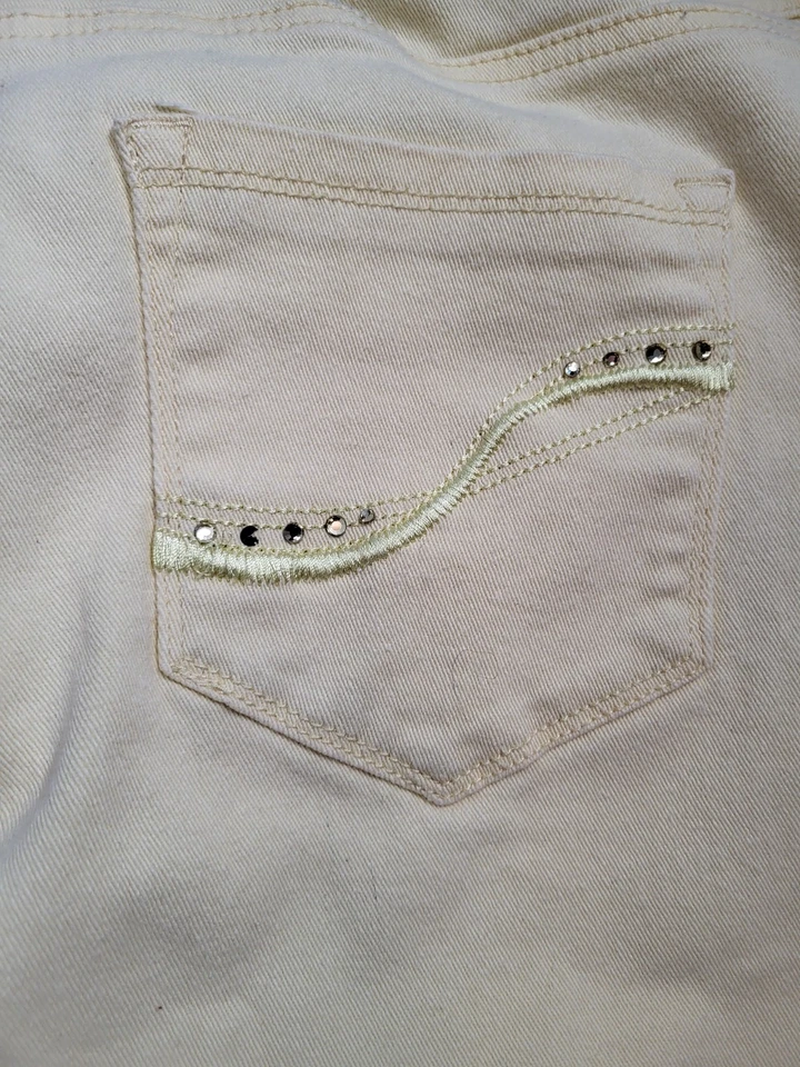 Women's roz & Ali  Yellow Stretch Bermuda Style Stud Denim Shorts Plus Size 18 - Image 3 of 4