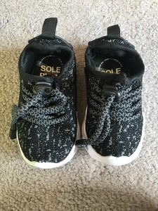 toddlers shoes size 4