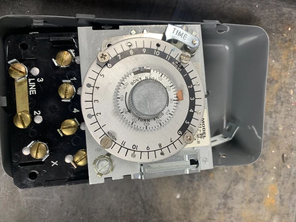 Двигатель синхронизации размораживания Paragon 8141-20 спецификация Нет.  A-345-20 208-240 В 60 Гц б/у - Изображение 2 из 4