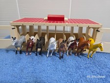 Melissa  Doug Take-Along Show-Horse Stable Play Set 3y 