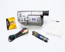 Sony Hnadycam CCD-TRV12 Video8 Camcorder, Silver