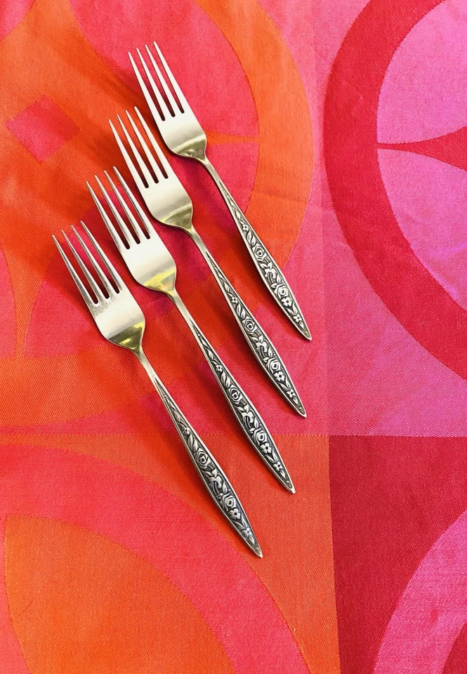 Ekco Eterna Santiago Texturizado Negro Acento Japón 4- Horquillas de Cena 7 5/8" Foto 2 de 4