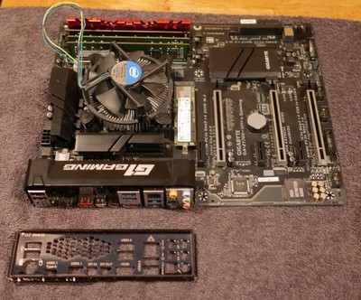 Gigabyte GA-Z170X- ultra gaming+ I 5 7400+16GB Ram+ 256GB NVME