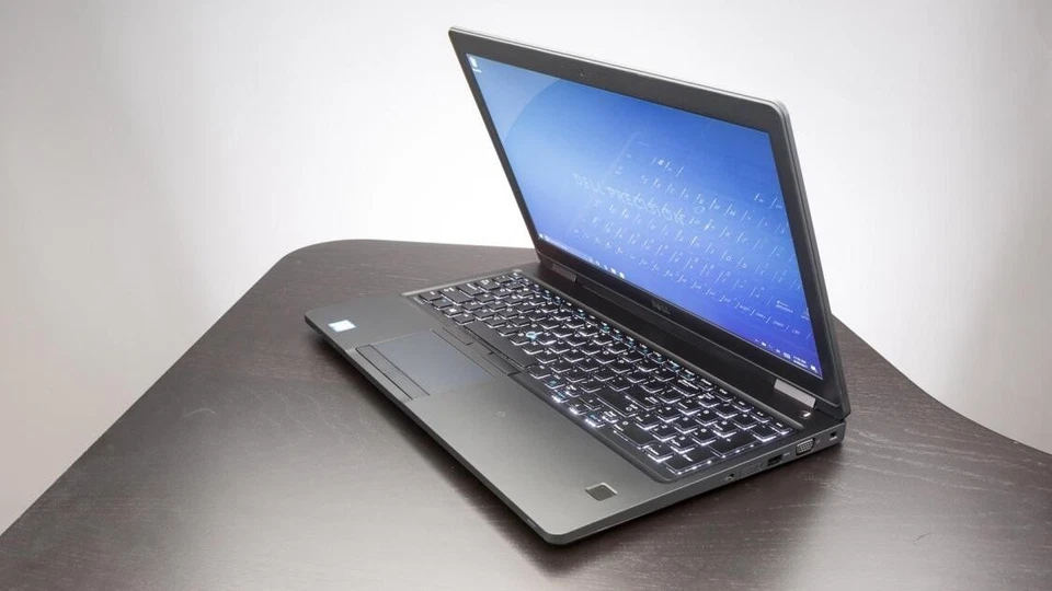 Dell Precision 3520 15.6" FHD Xeon E3-1505M v6 16GB RAM 512GBSSD Quadro M620 Win - Image 3 of 4